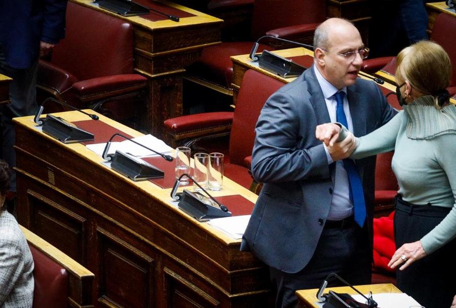 Εκτός ελέγχου επεισόδιο στη Βουλή: Δεν είχε σταματημό η Φωτεινή Πιπιλή στον διάλογό της με τον Αλέξη Τσίπρα