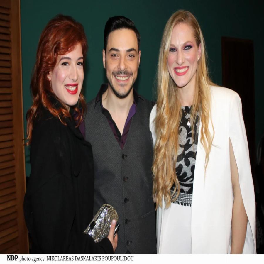 Επιτυχημένος και εξαιρετικά ταλαντούχος: Ο ηθοποιός γιος της Χριστίνας Τσάφου που είναι παντρεμένος με πρωταγωνίστρια του Αντ1