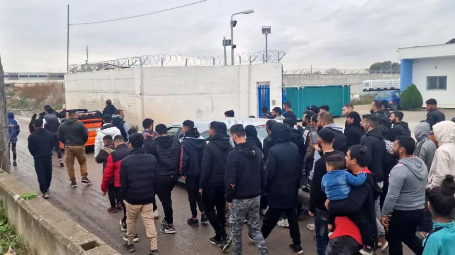 Θάνατος 16χρονου Ρομά: Με πομπή η σορός του Κώστα Φραγκούλη στον οικισμό «Αγία Σοφία» στη Θεσσαλονίκη