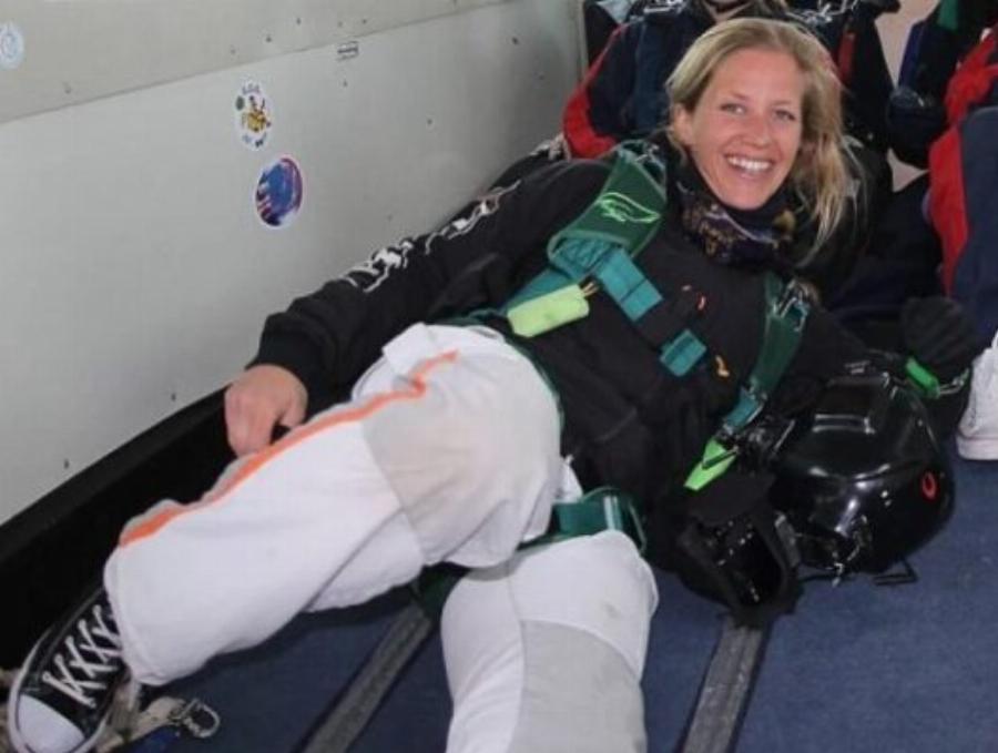 Βουτιά θανάτου στα 3.000 πόδια: Η αληθινή ιστορία της Βικτώρια που ο σύζυγός της σαμποτάρισε το αλεξίπτωτο