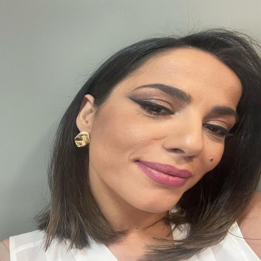 Χωρίς ίχνος ρετούς και φίλτρου: Η Ευλαμπία Ρέβη είναι ακομπλεξάριστη και φωτογραφίζεται στα καλύτερα της