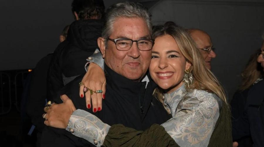 Νατάσσα Μποφίλιου: Το παρασκήνιο από τη φωτογράφιση στο Λονδίνο και ο διχασμός στο Twitter συνεχίζεται