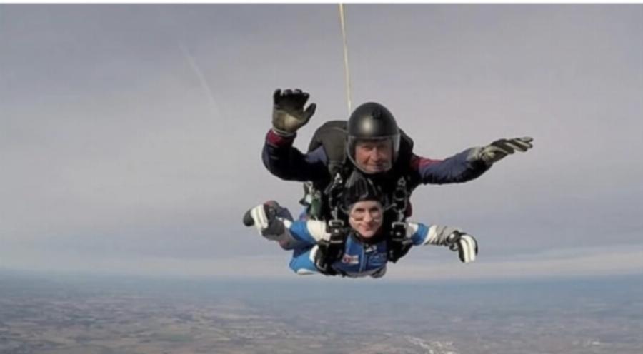 Βουτιά θανάτου στα 3.000 πόδια: Η αληθινή ιστορία της Βικτώρια που ο σύζυγός της σαμποτάρισε το αλεξίπτωτο