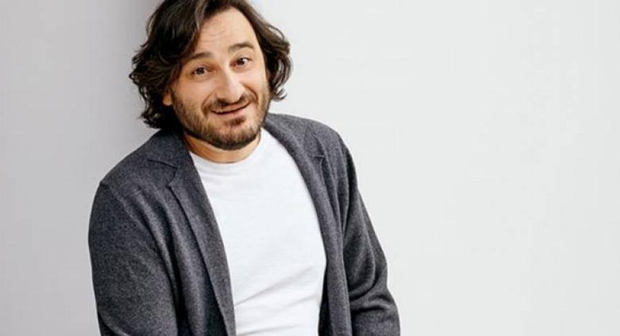 Ο Βασίλης Χαραλαμπόπουλος για την σύζυγο του: «Τον άνθρωπο της ζωής σου δε θα στον συστήσει ο έρωτας, θα στον συστήσει ο χρόνος»