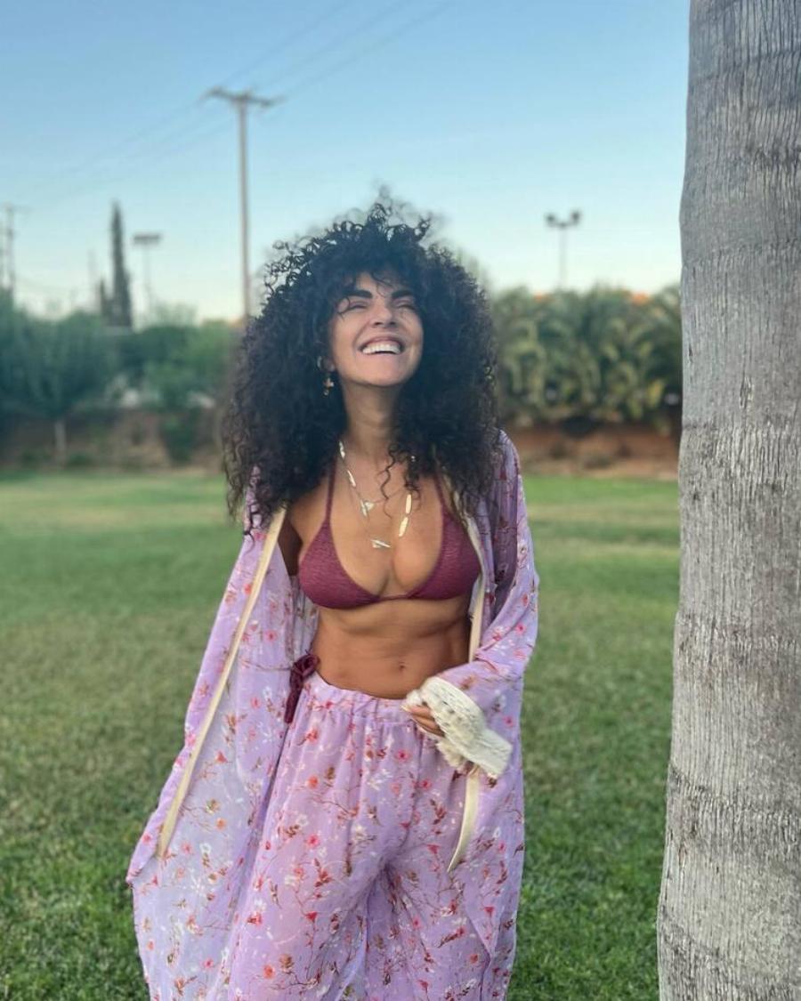 Τη ζηλεύουν μέχρι και οι 20αρες: Η Μαρία Σολωμού  είναι 48 και αποθεώνεται – Ποια είναι η διατροφή της και τι αυτό που δεν μπορεί να κόψει