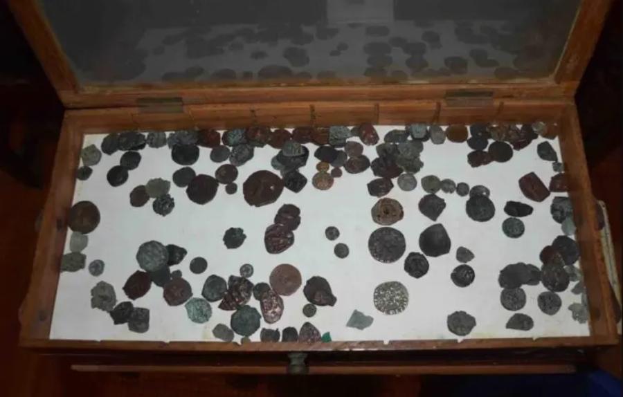 Καλλιτέχνης εντοπίστηκε νεκρός στο σπίτι του: Έμειναν άφωνοι όλοι με το μεγάλο μυστικό που έκρυβε για χρόνια στην οικία του στη Νάξο