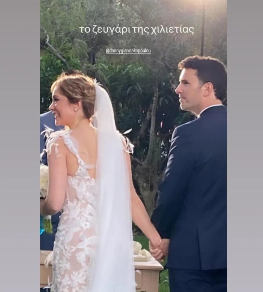 Παραμυθένια νυφικά και χλιδάτες δεξιώσεις: Οι 25 γάμοι διάσημων Ελλήνων που έγιναν πρωτοσέλιδα το 2022