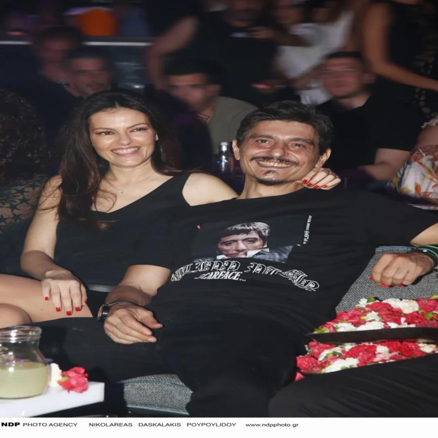 Μελαχρινή κούκλα και μητέρα 2 παιδιών: Αυτή είναι η σύζυγος του Δημήτρη Γιαννακόπουλου, μοιάζει με μοντέλο