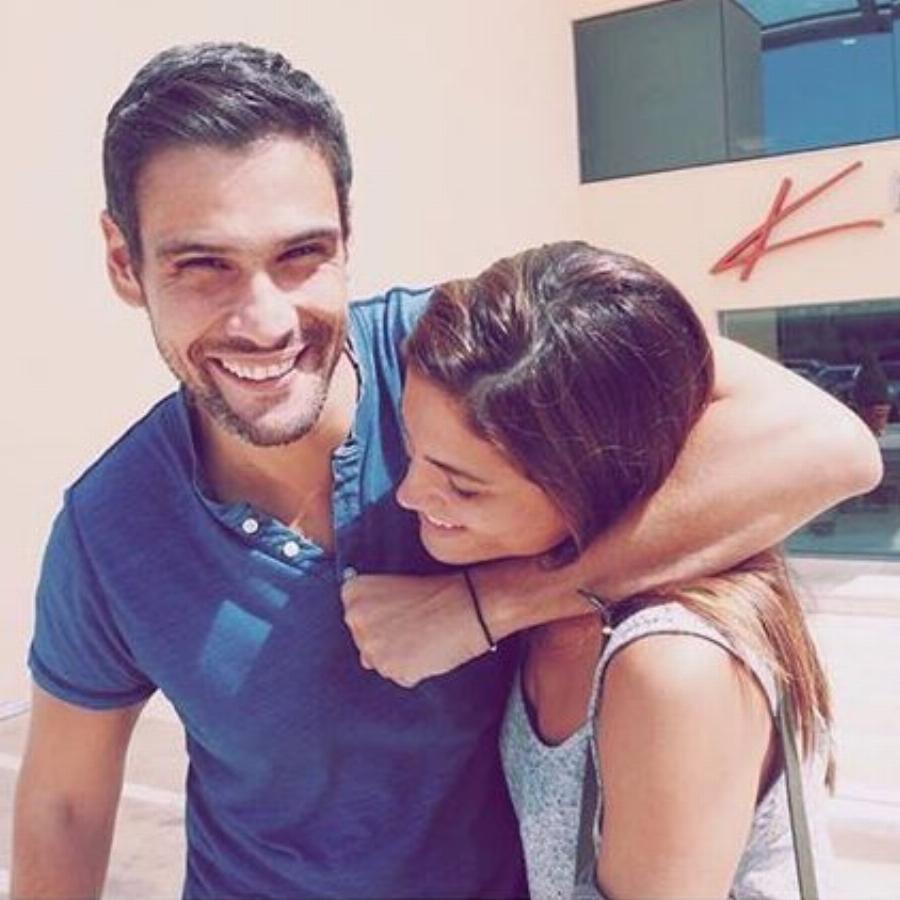 «Είναι πανέμορφη»: Ο Δημήτρης Ουγγαρέζος αποκάλυψε την 1η φώτο της Μαίρης Συνατσάκη αγκαλιά με την κόρη της και τον Ίαν Στρατή