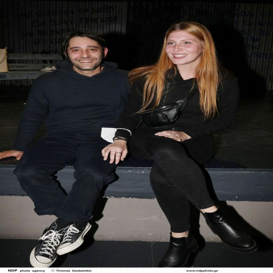 Μοναδική και σπάνια η εμφάνιση του γιου του Γιάννη Μποσταντζόγλου: 43 ετών, αεροπόρος και κούκλος