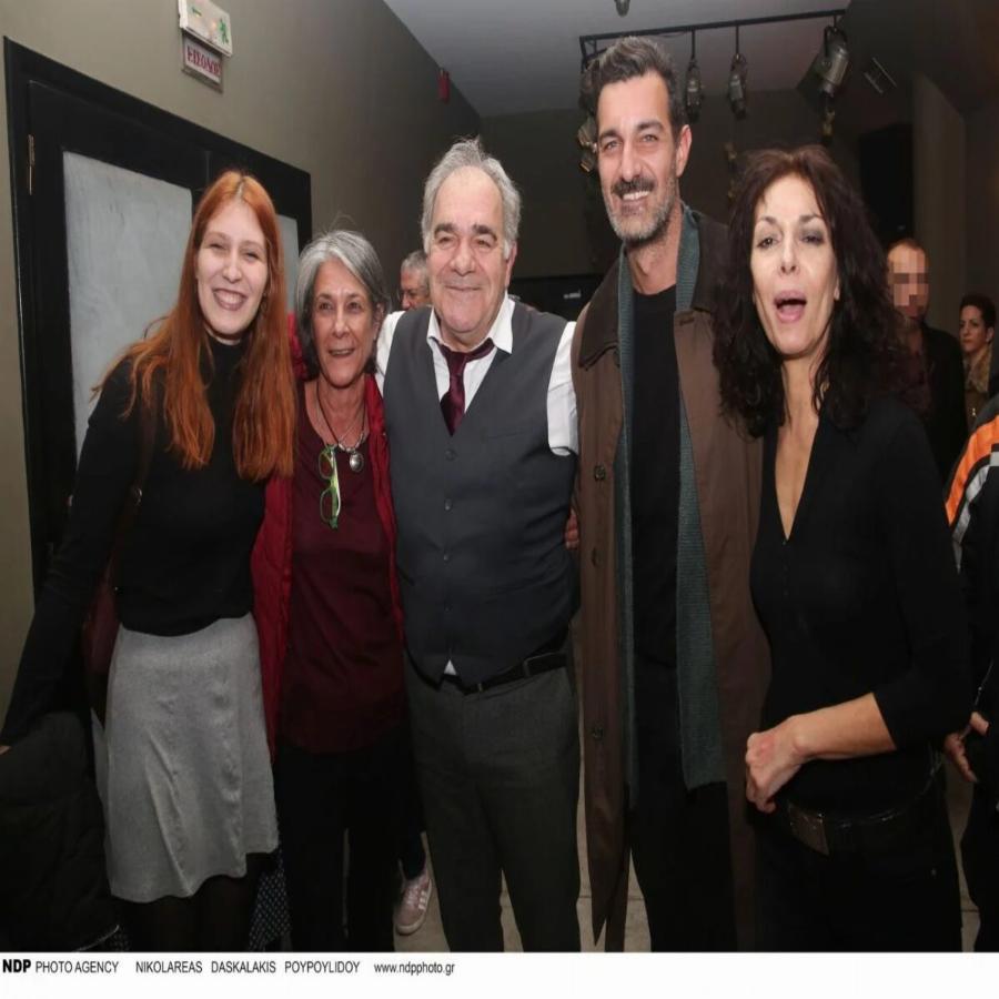 Μοναδική και σπάνια η εμφάνιση του γιου του Γιάννη Μποσταντζόγλου: 43 ετών, αεροπόρος και κούκλος