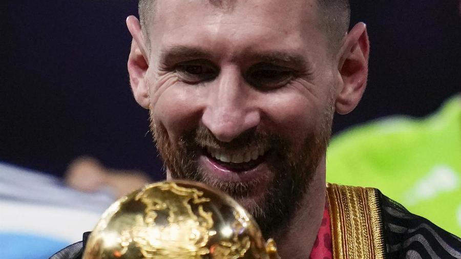 Η φιέστα σχεδόν κατέληξε σε τραγωδία: Ο Μέσι παραλίγο να «αποκεφαλιστεί» στην πομπή για το Μπουένος Άιρες