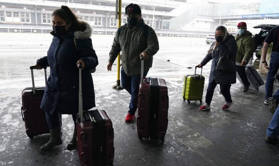 «Στην κατάψυξη» οι ΗΠΑ: Τα πιο ψυχρά Χριστούγεννα με νεκρούς, μπλάκ άουτ και -56°C