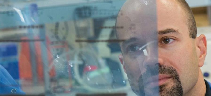 Παγκόσμια υπόκλιση στον Έλληνα επιστήμονα: Ο ερευνητής που «αναπρογραμματίζει» τα κακοήθη καρκινικά κύτταρα σε καλοήθη και δίνει ελπίδα