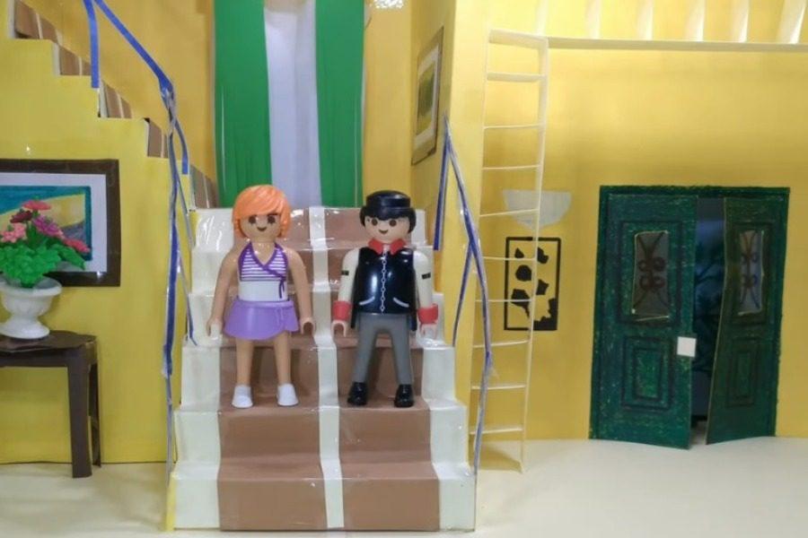 Το πήγε σ’ άλλο επίπεδο: Ο άνθρωπος που φτιάχνει όλο το Κωνσταντίνου και Ελένης με Playmobil