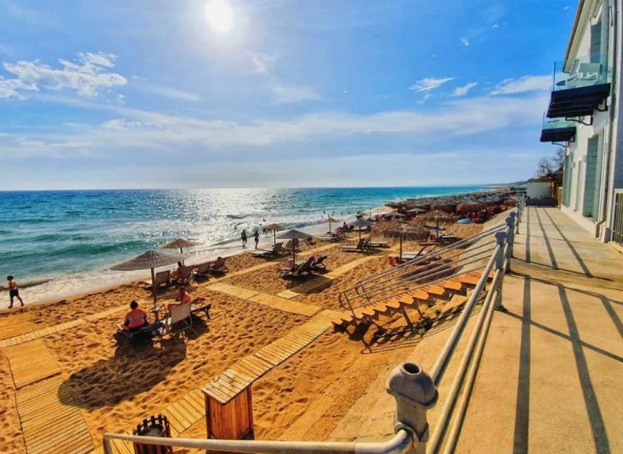 Η “Μύκονος της Πελοποννήσου”:  Με διεθνείς διακρίσεις ως ο Νο1 προορισμός για καλοκαιρινές διακοπές στην Ευρώπη