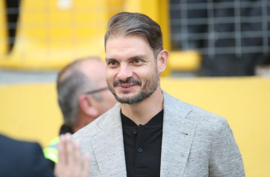 Άγγελος Χαριστέας: Ο χρυσός σκόρερ του Euro, η μεγάλη πορεία στο ποδόσφαιρο, τα καθήκοντα αντιπεριφερειάρχη και η νέα ζωή στην Ολλανδία