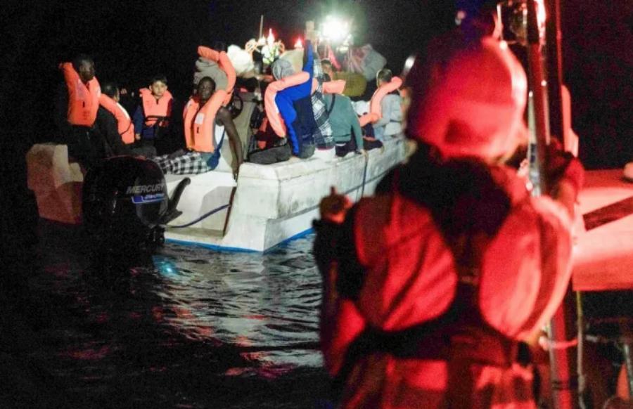 Θρίλερ στη Λέσβο: Ένα βρέφος εντοπίστηκε νεκρό μέσα στην θάλασσα, σπαράζει η μάνα του, της είχε πέσει πριν μέρες από τα χέρια