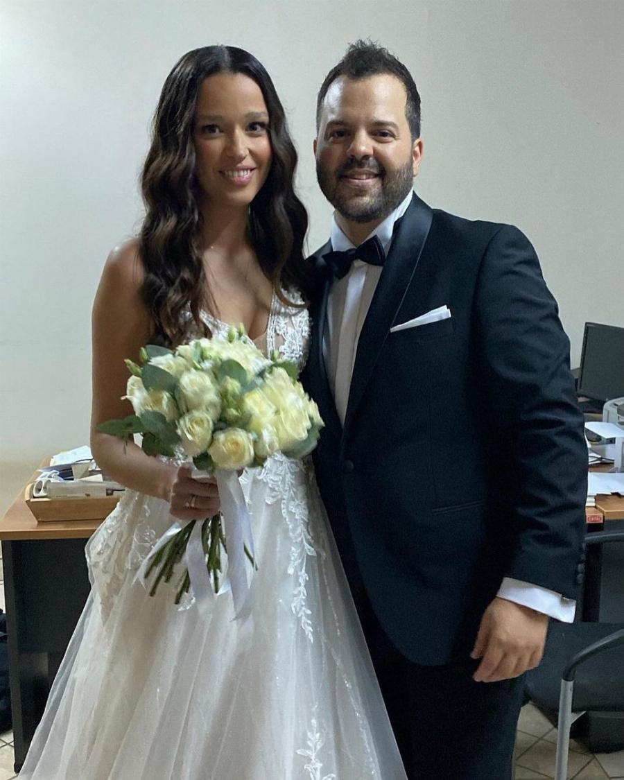 Παραμυθένια νυφικά και χλιδάτες δεξιώσεις: Οι 25 γάμοι διάσημων Ελλήνων που έγιναν πρωτοσέλιδα το 2022