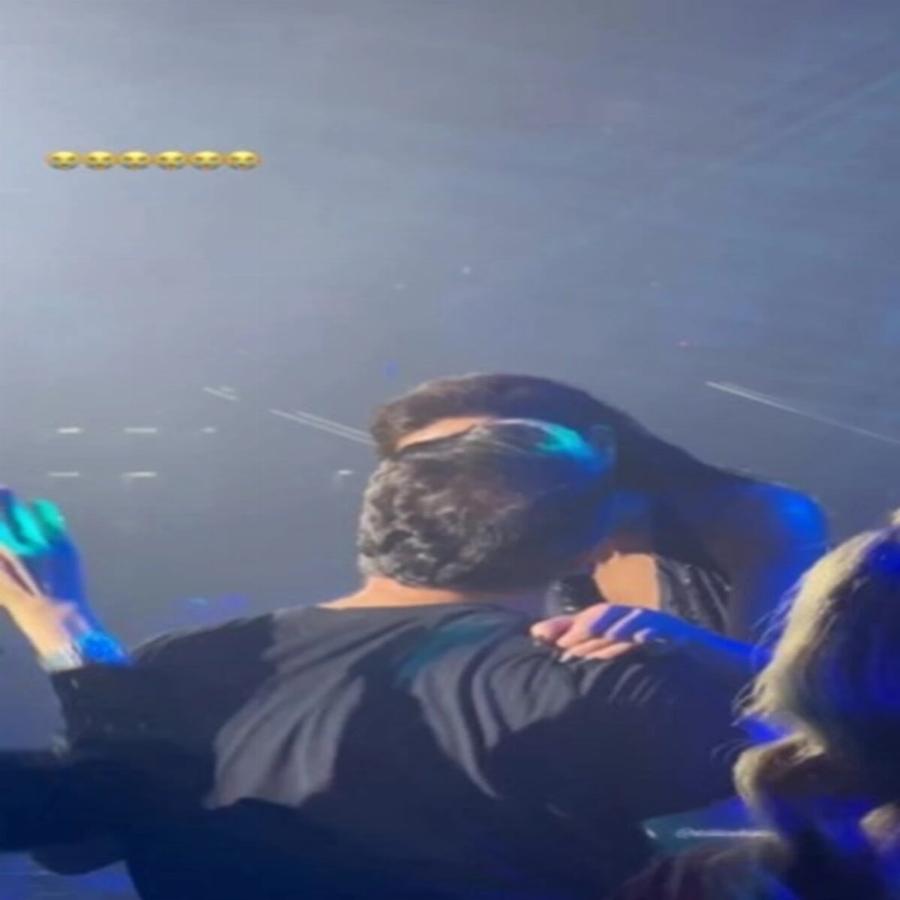 Δεν μπορεί να κρύψει τον έρωτα της η Δέσποινα Βανδή: Αφιέρωσε τραγούδι στον Μπισμπίκη, τον άρπαξε και τον φίλησε