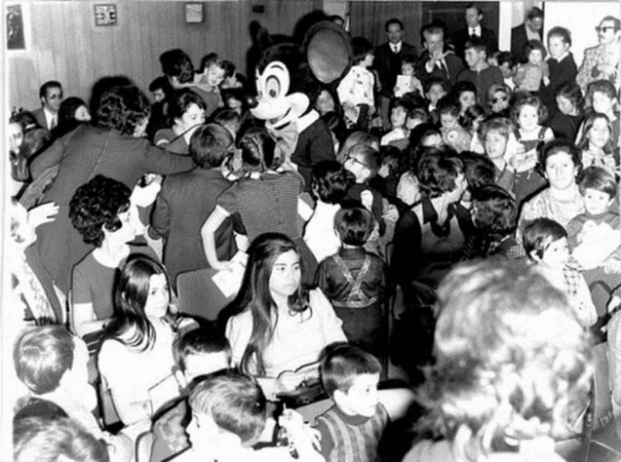 Χριστουγεννιάτικο άρωμα ρετρό: Όμορφες εορταστικές αναμνήσεις από το θρυλικό πολυκατάστημα «Μινιόν»