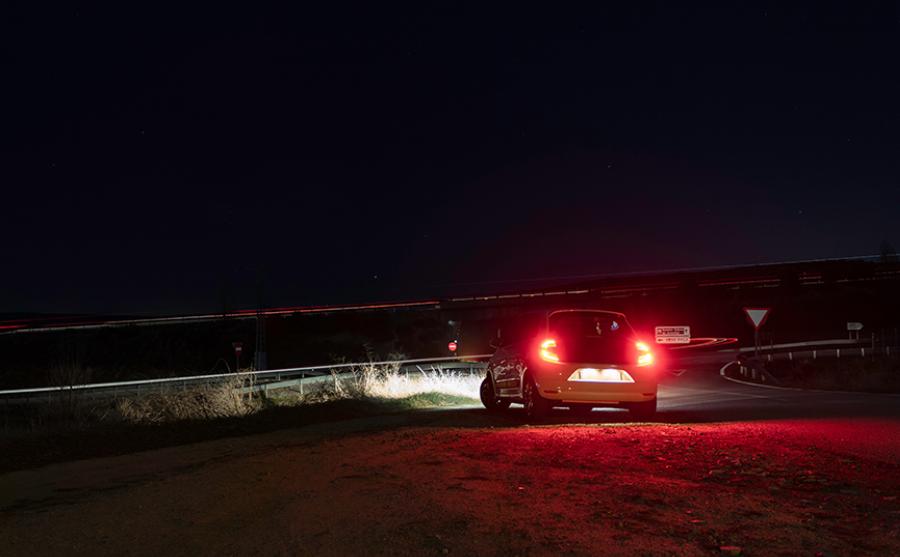 Κανείς δεν το πιστεύει: Έκανε στάση στην Εθνική και ξέχασε τη σύζυγό του στο δρόμο – Η γυναίκα περπάτησε 20 χιλιόμετρα για να βρει βοήθεια