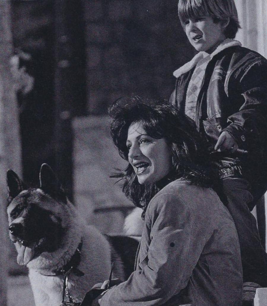 Χάρις Αλεξίου: Η μεγάλη καριέρα, ο λόγος που σταμάτησε το τραγούδι, η υιοθεσία και η μάχη με τον καρκίνο