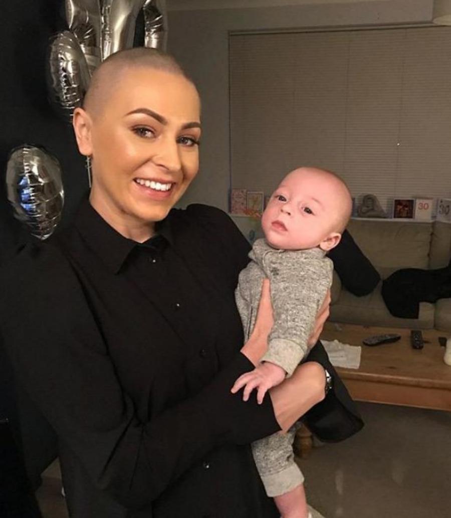 «Έχασα την γη κάτω από τα πόδια μου»: Ηρωίδα μαμά έμαθε πως είχε καρκίνο ενώ ήταν 6 μηνών έγκυος, έδωσε μάχη και βγήκε νικήτρια