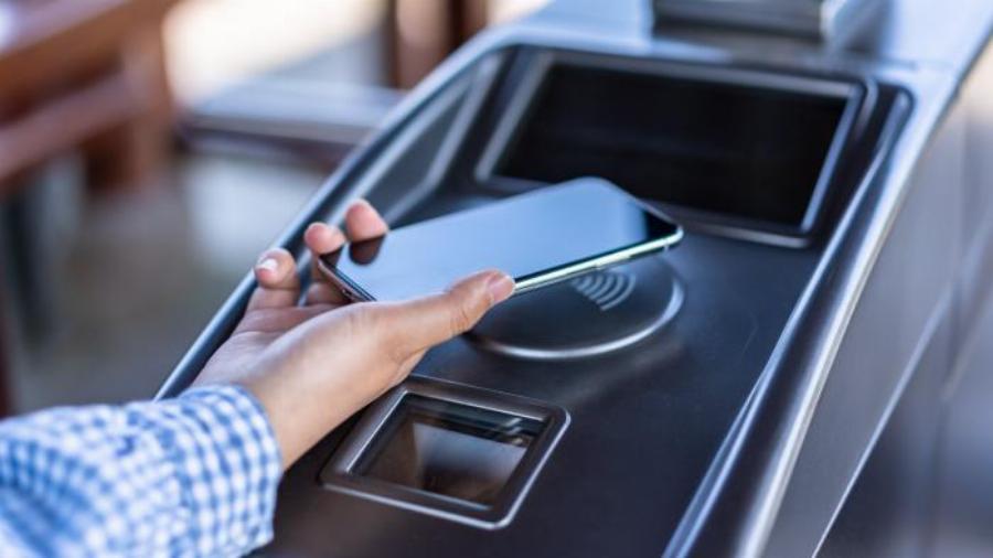 Τέλος εποχής για το χάρτινο εισιτήριο: Ο εύκολος τρόπος που θα χρησιμοποιείς τα Μέσα από το κινητό σου