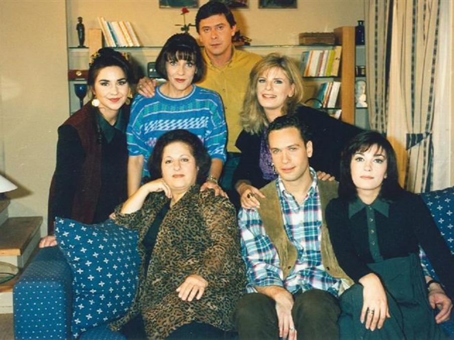 «Πάρε με ένα τηλέφωνο»: Η δημόσια έκκληση της Μαρίας Φιλίππου στη Σμαράγδα Διαμαντίδου, 24 χρόνια μετά το τέλος του «Εμείς και Εμείς»