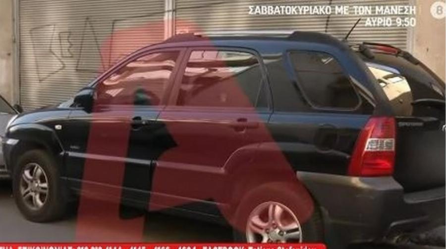 Με φιμέ τζάμια και δεν είναι Porsche: Αυτό είναι το μαύρο τζιπ του πατέρα Αντώνιου που είναι παρατημένο