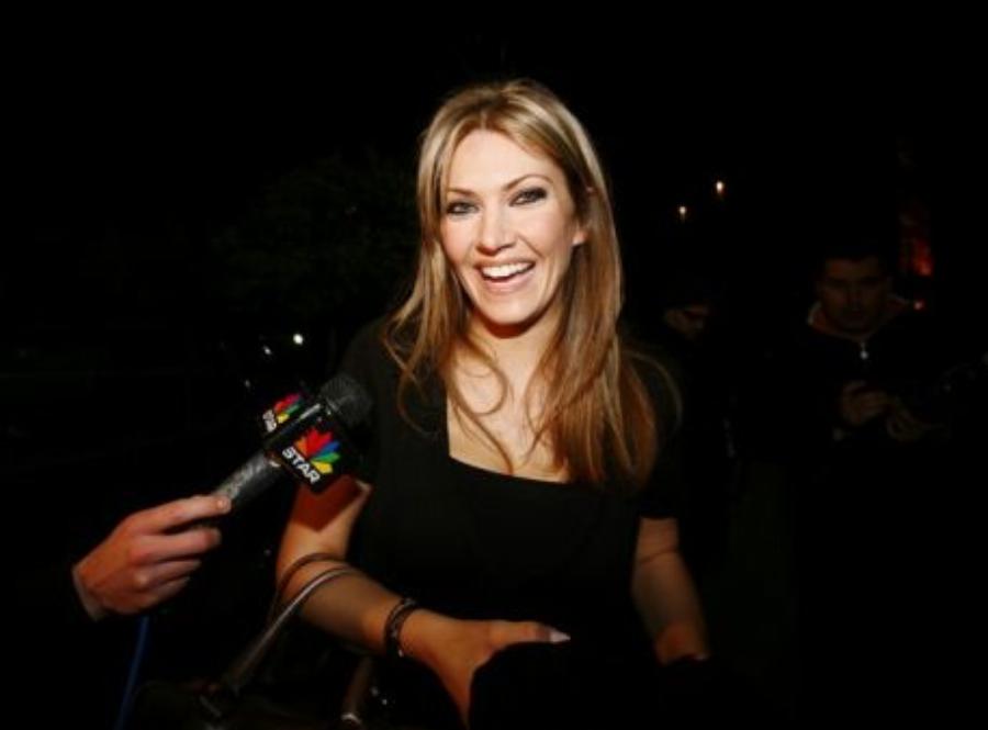 Αδυνατισμένη και με καστανά μαλλιά: Μια αγνώριστη Εύα Καϊλή, σούσουρο με τις φώτο που διέρρευσαν