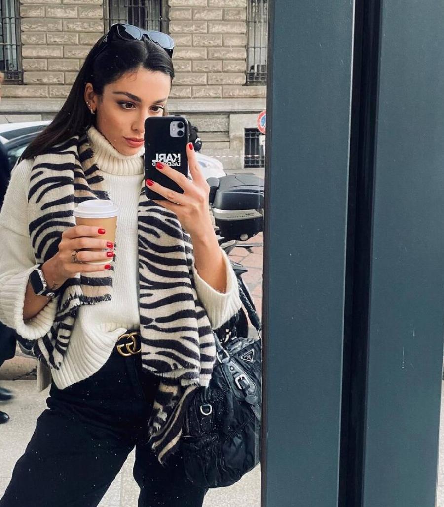 Καλλονή μελαχρινή και αθλήτρια του βόλεϊ: Η «άγνωστη» κόρη του Στέλιου Ρόκκου εντυπωσιάζει με την ομορφιά της