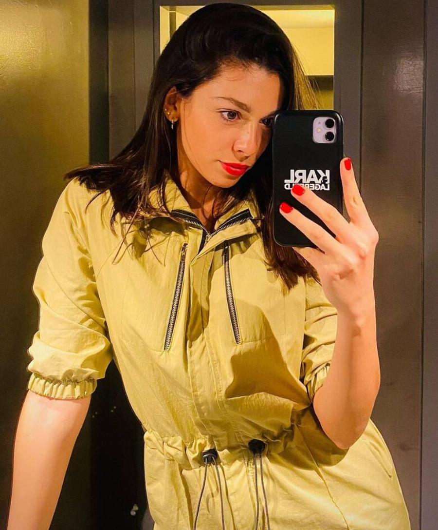 Καλλονή μελαχρινή και αθλήτρια του βόλεϊ: Η «άγνωστη» κόρη του Στέλιου Ρόκκου εντυπωσιάζει με την ομορφιά της