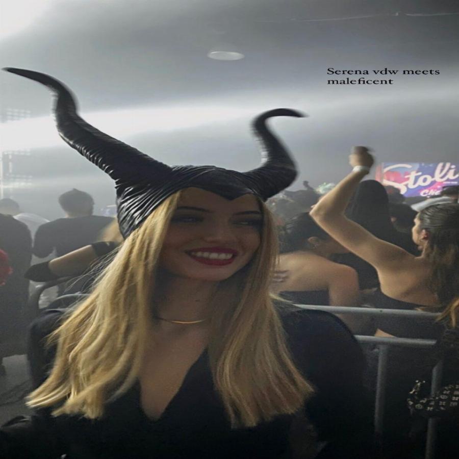 Η Αντζελίνα Τζολί της Ελλάδας: Η Δανάη Λιβιεράτου με εντυπωσιακή εμφάνιση ως η νεράιδα Maleficent