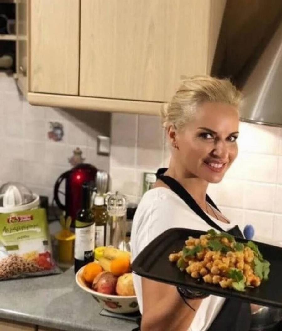 Αληθινό παλάτι το σπίτι της Μαρίας Μπεκατώρου: Η χλιδάτη οικία της παρουσιάστριας και του Αντώνη Αλεβιζόπουλου