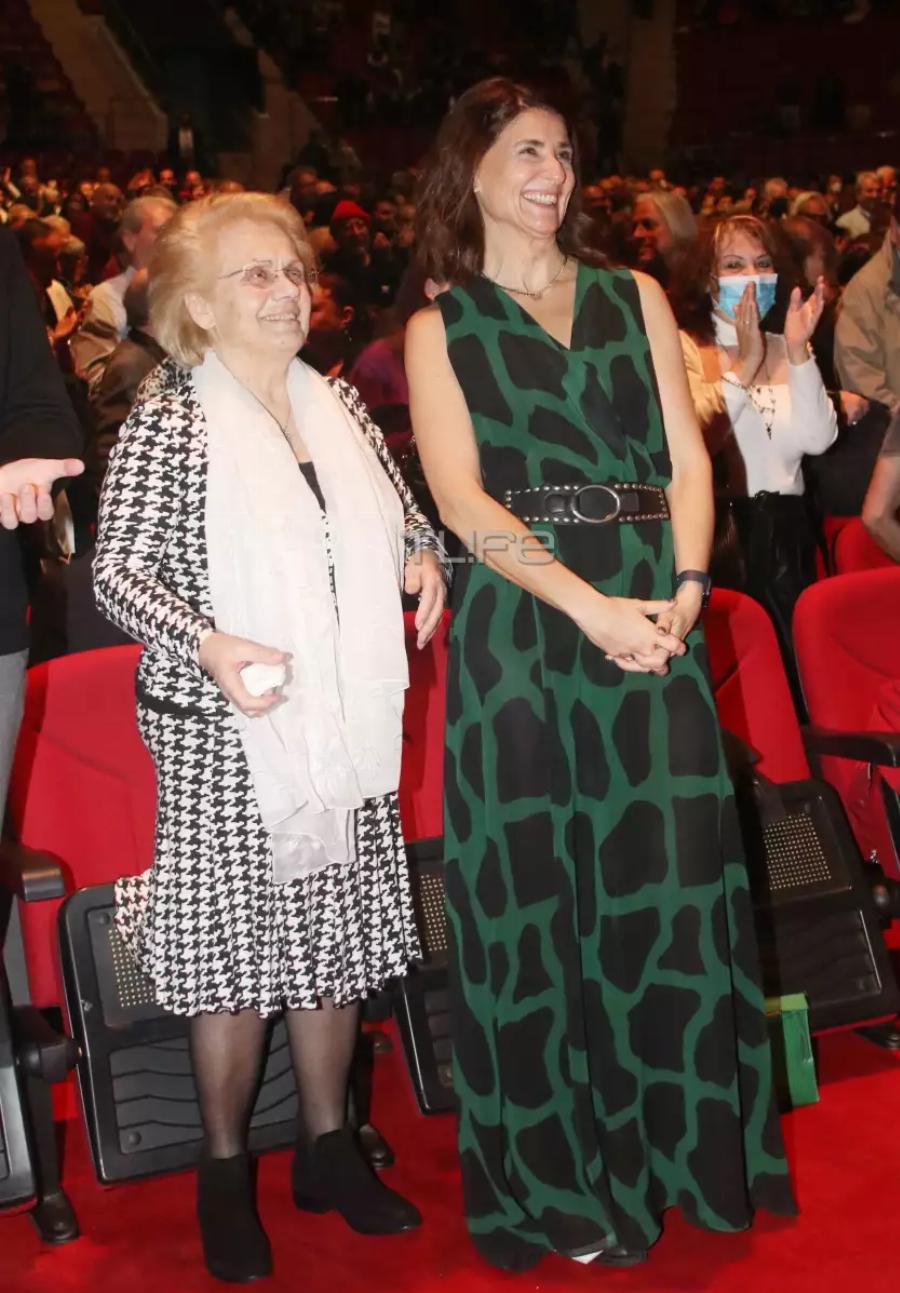 Οι μεγαλύτεροι θαυμαστές της Μαρινέλλας: Η κόρη της και η εγγονή της την καμάρωσαν στη σκηνή