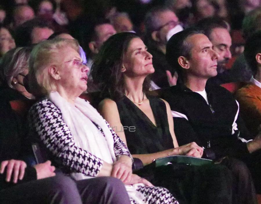 Οι μεγαλύτεροι θαυμαστές της Μαρινέλλας: Η κόρη της και η εγγονή της την καμάρωσαν στη σκηνή