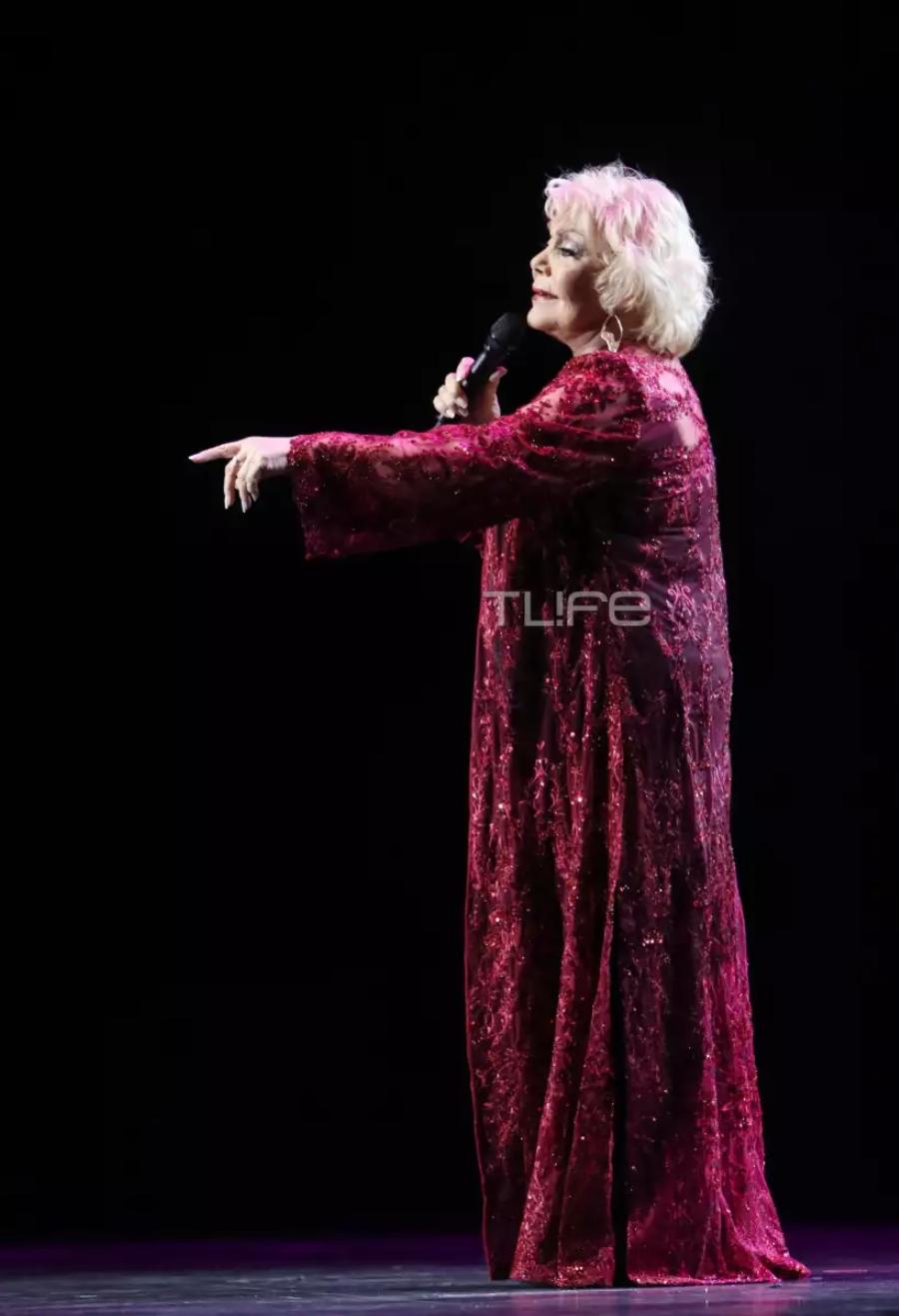 Οι μεγαλύτεροι θαυμαστές της Μαρινέλλας: Η κόρη της και η εγγονή της την καμάρωσαν στη σκηνή