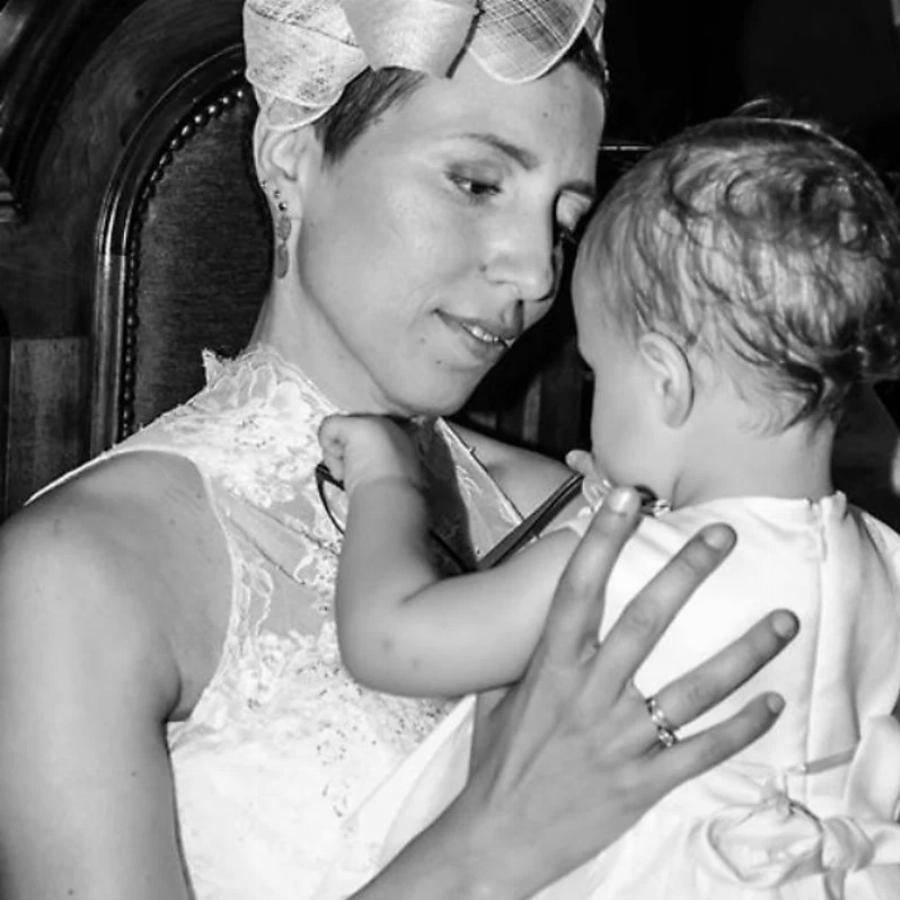 Δάκρυσε και ο Θεός: Η 40χρονη μητέρα έφυγε απ’τη ζωή και άφησε 17 δώρα στην κόρη της, ένα για κάθε της γενέθλια μέχρι να ενηλικιωθεί