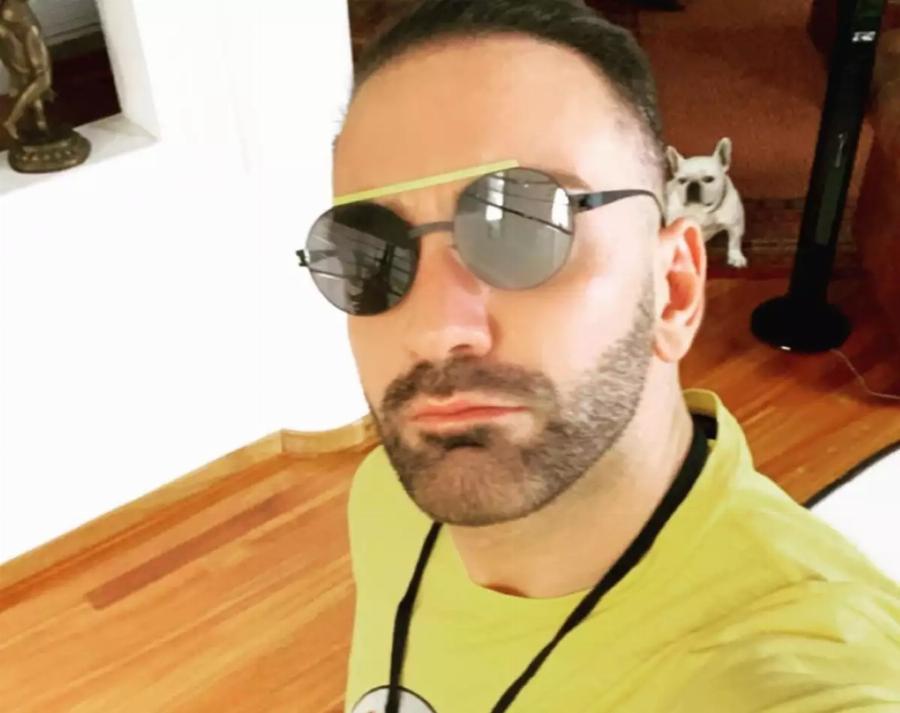 Νίκος Κοκλώνης: Η αγάπη για τους γονείς του, η ομοιότητα με τον πατέρα του, τα 3 άγνωστα αδέρφια και οι δουλειές που κάνουν