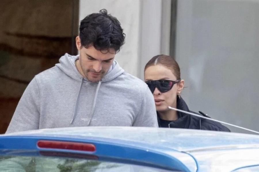 Ντυμένη στα μαύρα και με φουσκωμένη την κοιλιά: Σούσουρο με την Ελένη Φουρέιρα που απαθανατίστηκε στα νότια προάστια