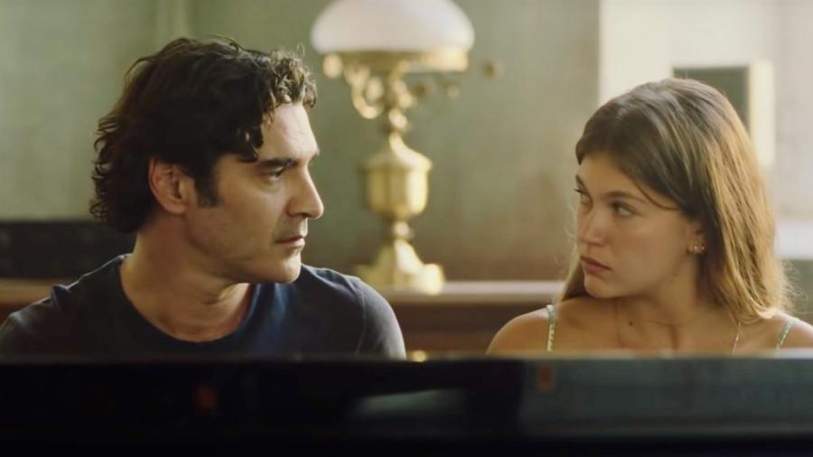 Μπήκε στο Netflix και άλλαξε τίτλο: Αυτό είναι το νέο όνομα για το «Maestro» του Παπακαλιάτη