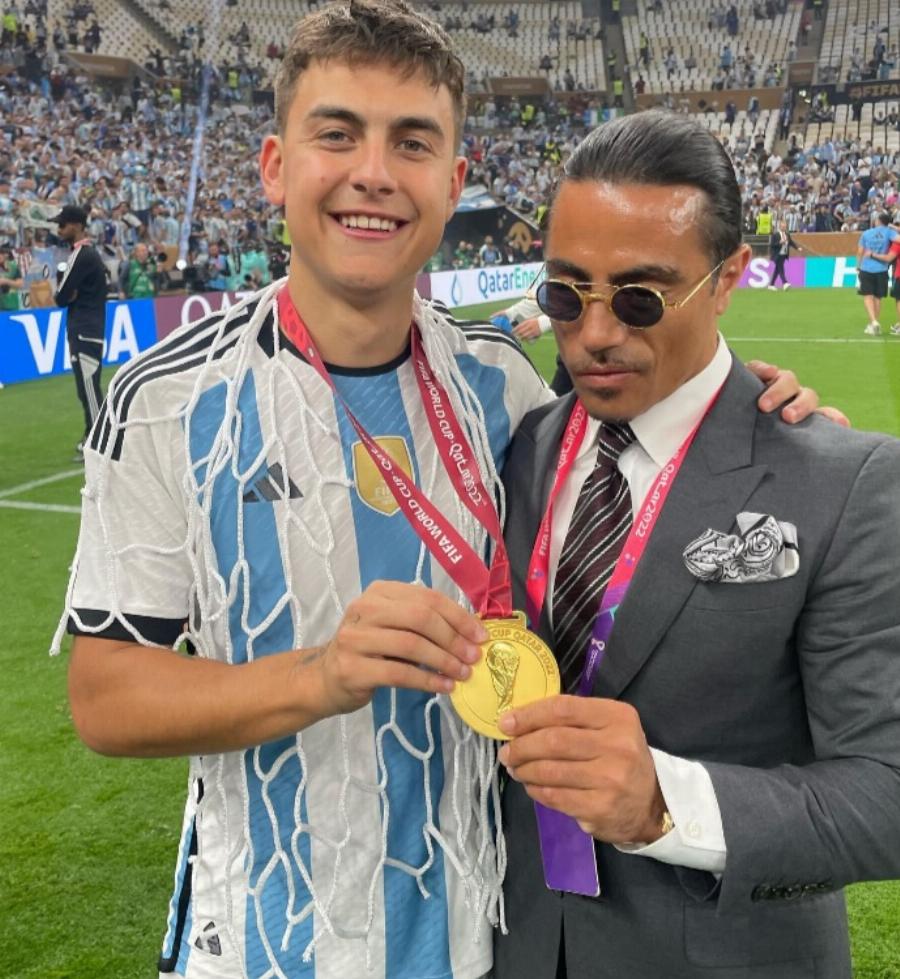 Την οργή του διαδικτύου αντιμετωπίζει ο Νουσρέτ: Το έπιασε, το «δάγκωσε» και τον κράζει όλος o πλανήτης