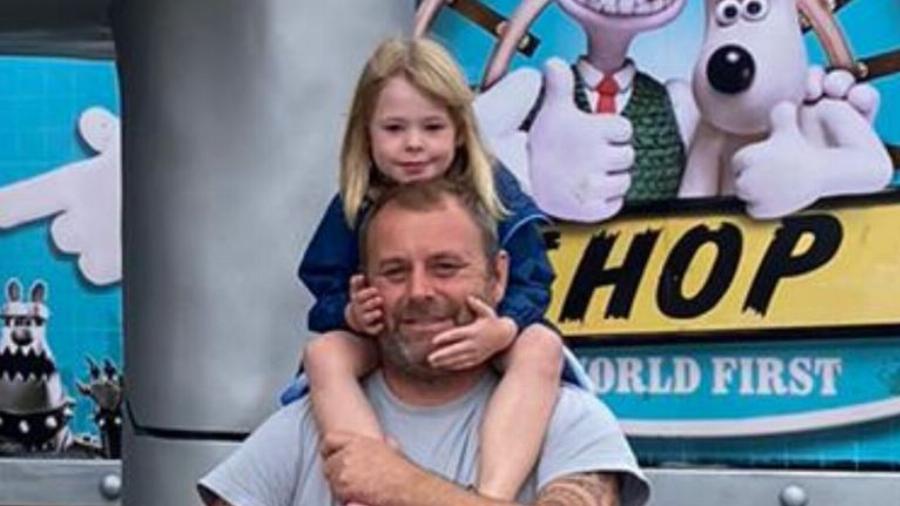 «Προσοχή στα συμπτώματα»: Η συγκλονιστική μαρτυρία ενός πατέρα 4χρονης με στρεπτόκοκκο