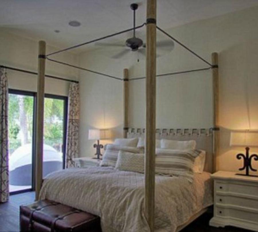 Μία «διαδρομή» στο «παλάτι» της Αθηνάς Ωνάση: Το εσωτερικό του σπιτιού της χρυσής κληρονόμου που κοστίζει 14 εκατομμύρια δολάρια