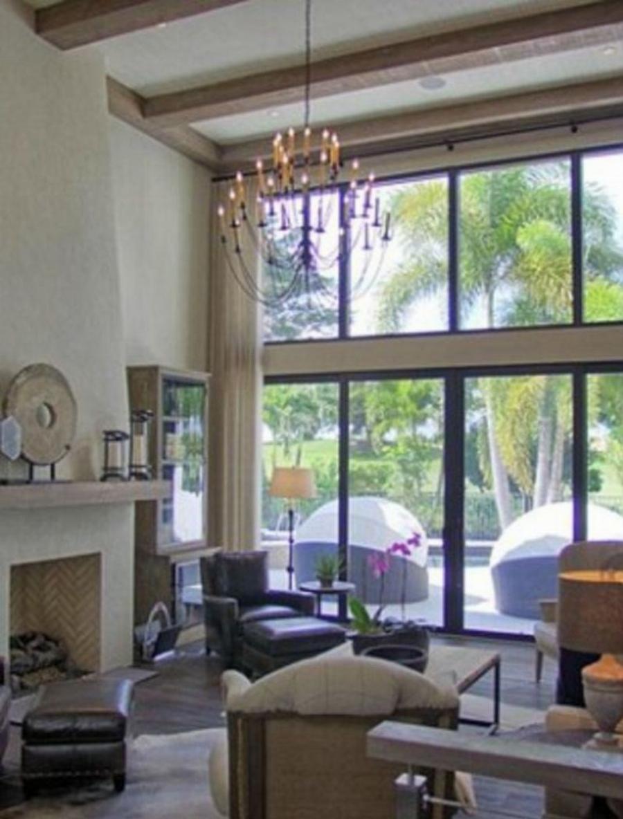 Μία «διαδρομή» στο «παλάτι» της Αθηνάς Ωνάση: Το εσωτερικό του σπιτιού της χρυσής κληρονόμου που κοστίζει 14 εκατομμύρια δολάρια