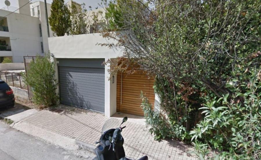 «Χάρμα οφθαλμών» με πισίνα και με όλες τις ανέσεις: Φωτογραφίες από τη βίλα του Λάκη Λαζόπουλου στο Παλαιό Ψυχικό