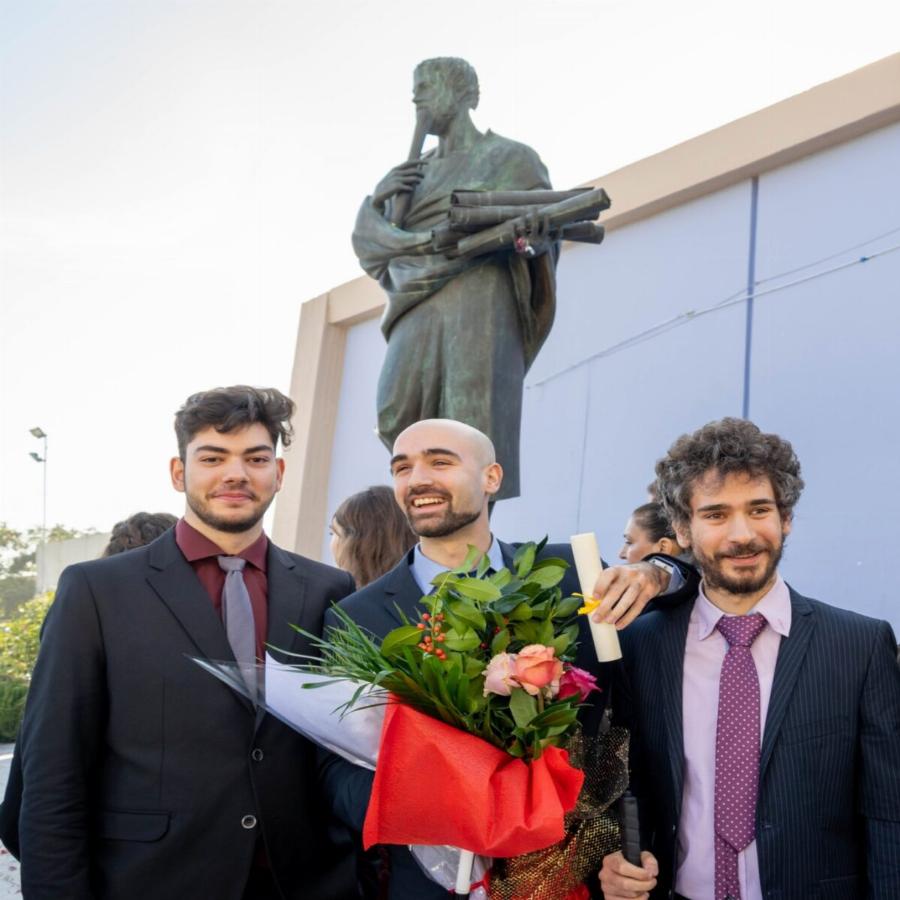 Ο τυφλός φοιτητής που έγινε παράδειγμα προς μίμηση: Ο Σεβαστός Κουμτζής αποφοίτησε με Άριστα στο Τμήμα Μηχανολόγων Μηχανικών του ΑΠΘ