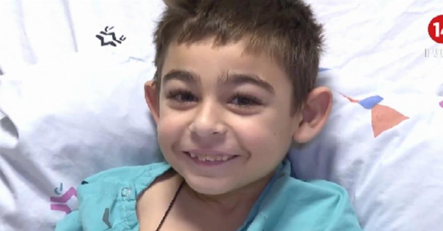 Συγκινεί ο 8χρονος Αλέξιος: «Θα είμαι σαν τα άλλα παιδάκια» – Έλαβε δώρο ζωής από τη μαμά του